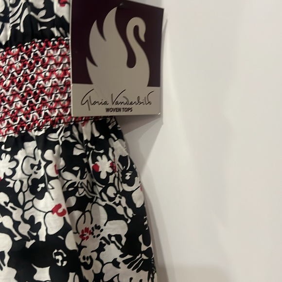 Nice - Picture 4 of 4